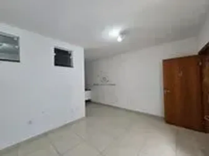 Sala comercial com ar condicionado 33m2 segundo andar no Centro de Sorocaba