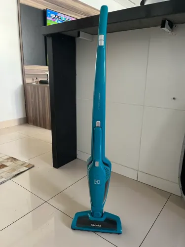 Aspirador de Pó Electrolux 2 em 1 - Completo e Conservado