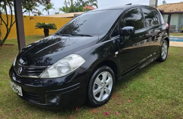 Nissan Tiida SL 1.8/1.8 Flex 16V Aut. 2012