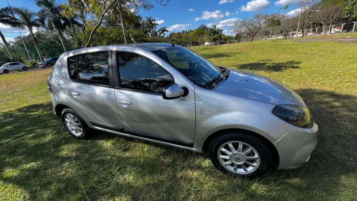 Renault Sandero Privilège Hi-flex 1.6 8V 5P 2014