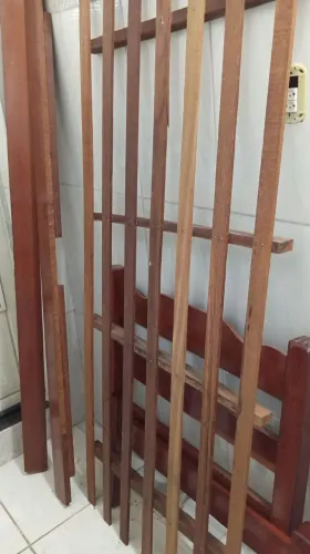 Cama em Madeira Maciça