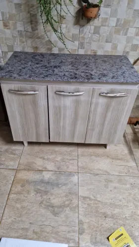 Vendo balcão usado porém estado de novo 