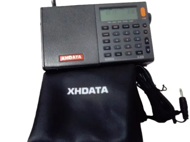 RADIO XH DATA D 808 MULTIBANDA - USADO VISOR CINZA