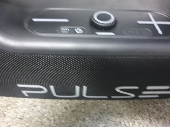 Caixa de som Pulse com defeito 
