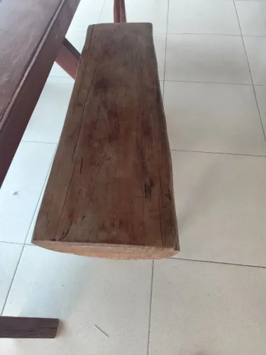 Mesa de Madeira Maciça