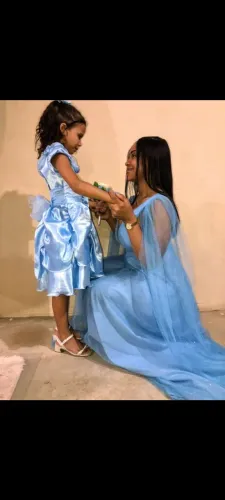 Vendo vestido de daminha, usado apenas uma vez, no dia do casamento . 