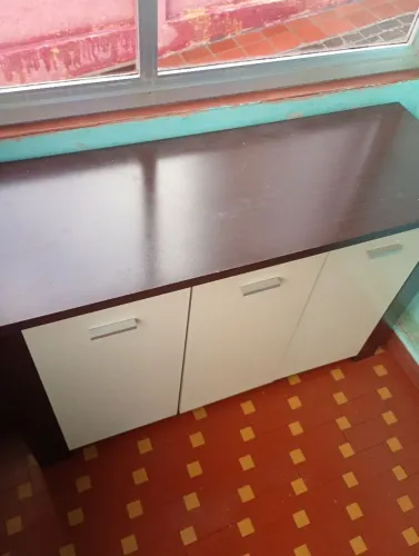 Armário de três portas