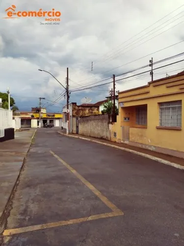 Imóvel em ponto comercial para investimento, Lavras-MG.