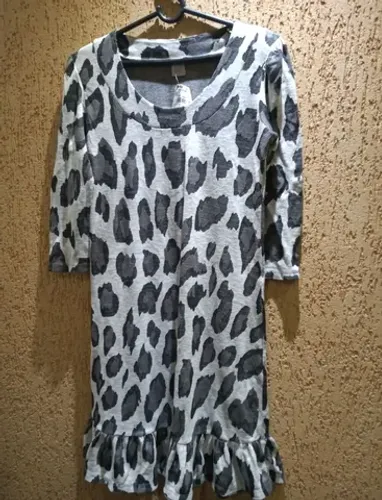 Vestido manga longa estampado preto/cinza