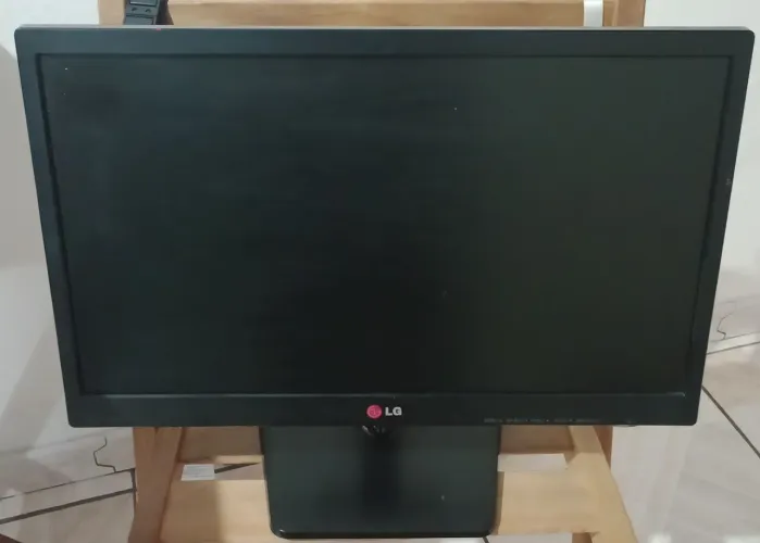 Monitor LG 19.5"  polegadas