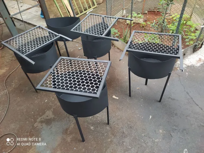 Braseiro de Aço com Grade - Ideal para Churrasco