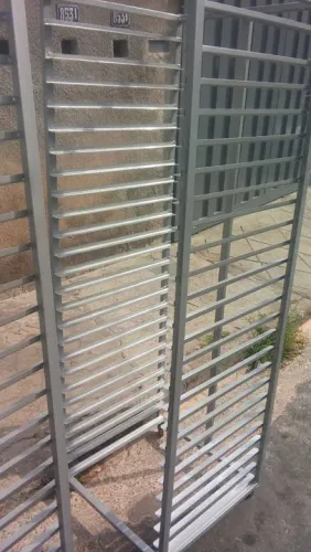 Carrinho esqueleto para bandejas, fabricamos