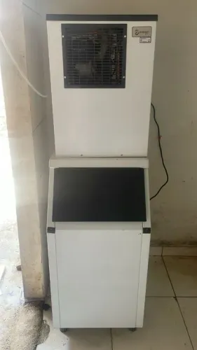 Maquina de Gelo 75/70 Kg