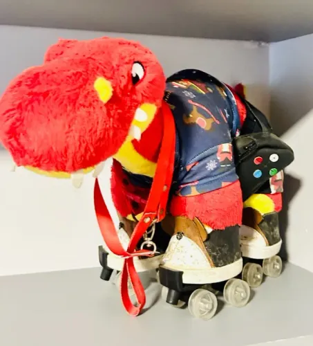 Dino criamigos com acessórios R$ 250,00 R$ 250,00