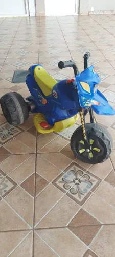 Moto elétrica infantil Bandeirante