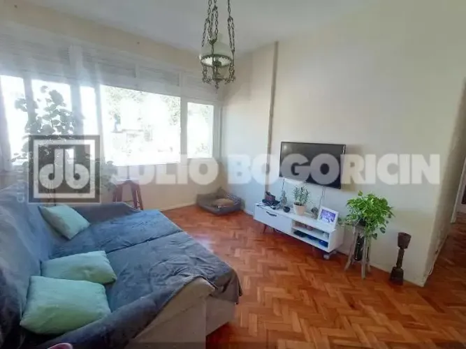 Oportunidade - Botafogo 3 quartos vista livre, claro, arejado silencioso. Ótimo preço