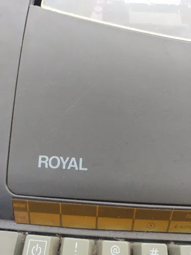 Máquina de escrever Royal elétrica 
