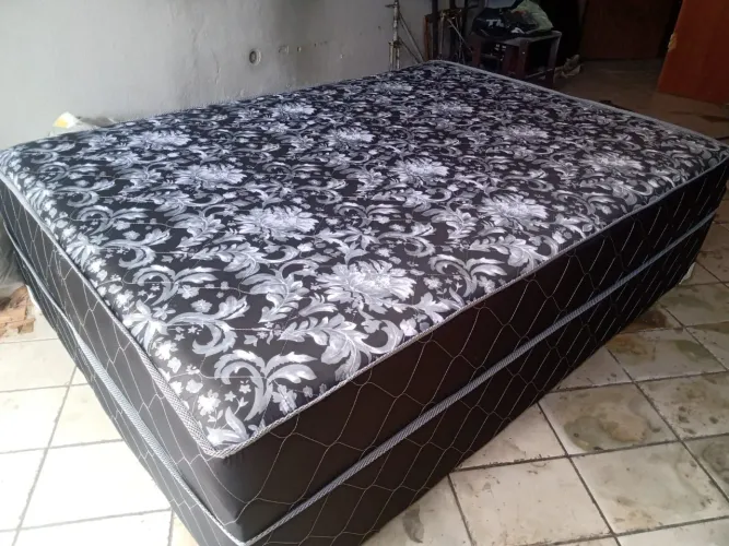Cama Box Casal com Desenho Floral