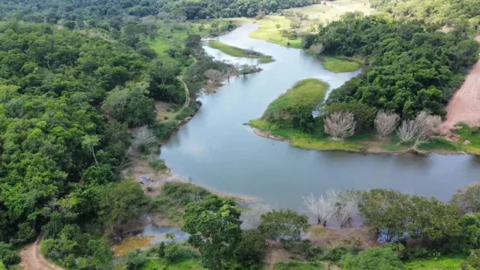 Chácara à Venda, Acesso ao Rio Corumbá, Pague no Boleto, Pavimentado, Energia, Água