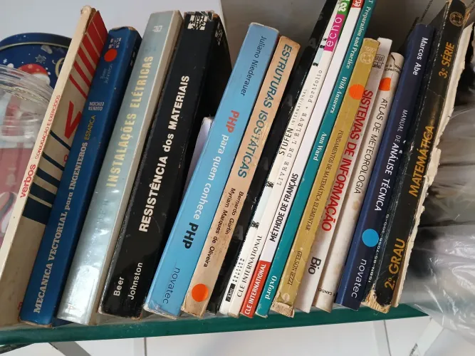 Vendo livros Física Engenharia exatas informática francês inglês 