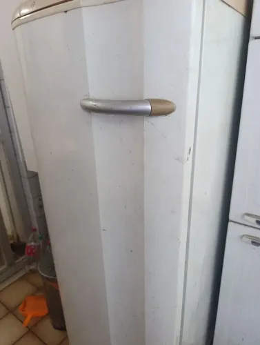 Freezer vertical