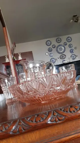 Maravilhoso e antigo conjunto em demi cristal