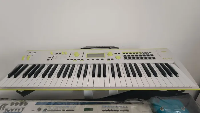 Teclado Korg Kross 2