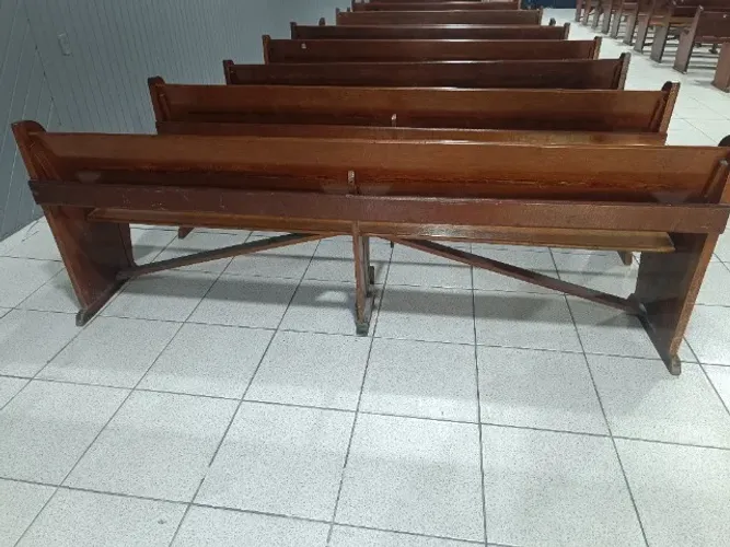 Bancos de igreja super resistentes - Ideal para templos, salões ou eventos