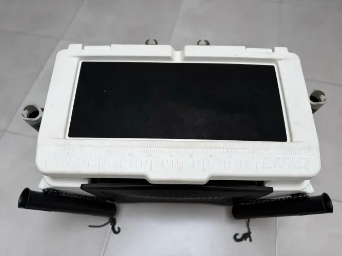 Vende-se caixa  térmica de pesca  para Jet Ski 