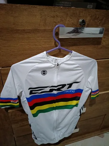               Ta nova!Camisa de ciclismo ERT elite. Tamanho P.