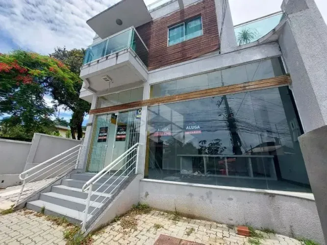 Loja com 205m² para alugar na Ponta de Baixo em São José