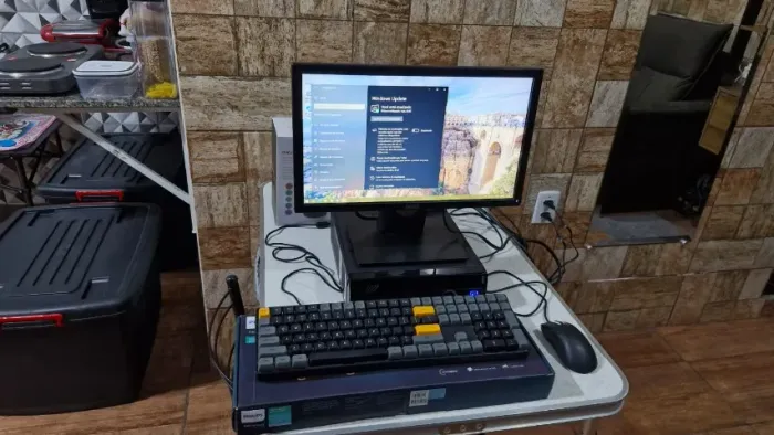 Mini PC Intel ****Somente o gabinete**** 