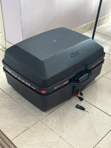 Baú com suporte CB300f