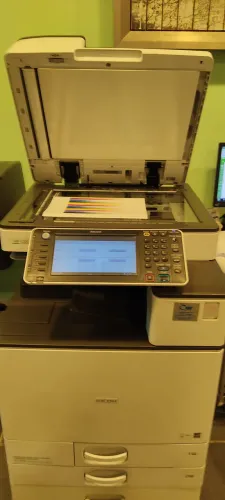 Vendo impressora e copiadora colo Ricoh  2003