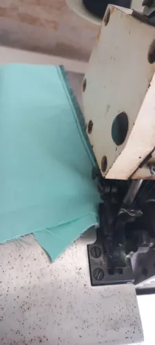 Vendo maquina de costura industrial interlok valor 650 reais