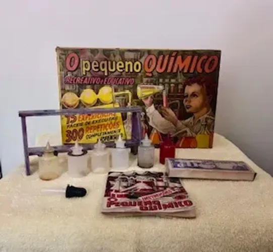 Caixa e Acessórios O Pequeno Químico