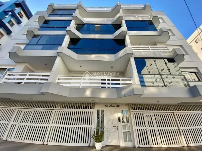 Vende apartamento de 2 quartos totalmente mobiliado com elevador - Centro- Capão da Canoa