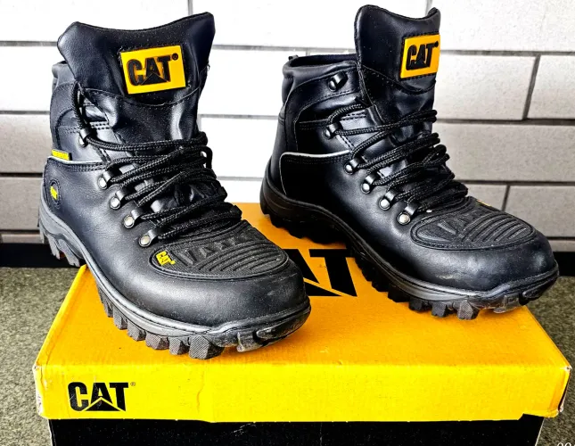 Bota CATERPILLAR TRAKKER