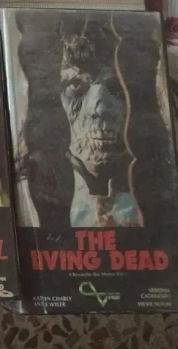 VHS A Revanche dos mortos vivos