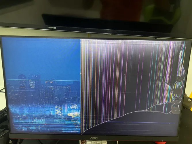 Monitor gamer 144hz  24 polegadas. Tela quebrada  