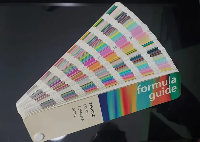 Guia de Cores Pantone Formula Guide
