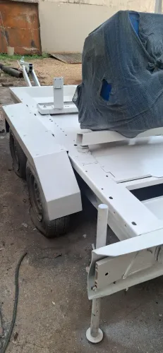 Carretinha trucada e reforçada para motobombas e grupo geradores