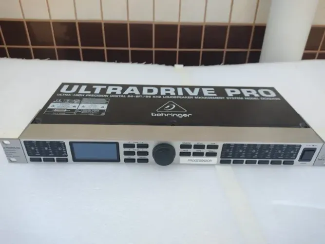 Gerenciador de áudio Ultradrive Pro DCX 2496