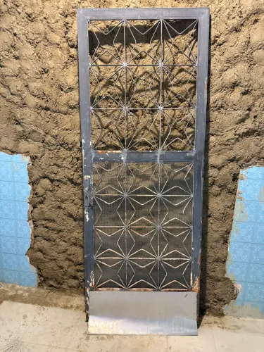 Porta de ferro maciça