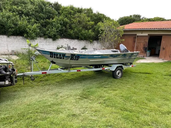 Barco de alumínio 