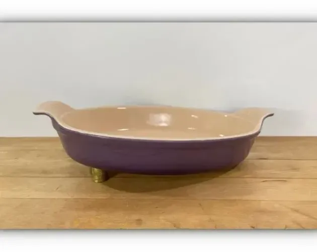 Travessa Cabeça de Leão 32 Cm Roxo Cassis Le Creuset