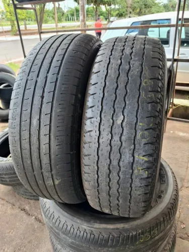 Par de pneus 265/70/16 usados