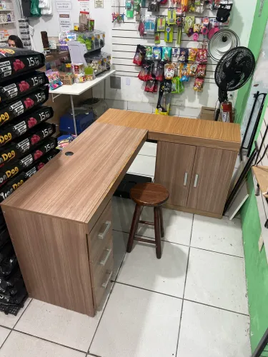 Mesa L para escritório