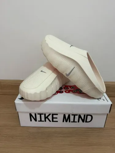 13 pares de tênis e 5 pares de minds