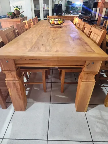 Jogo de mesa 12 cadeiras em Peroba rosa